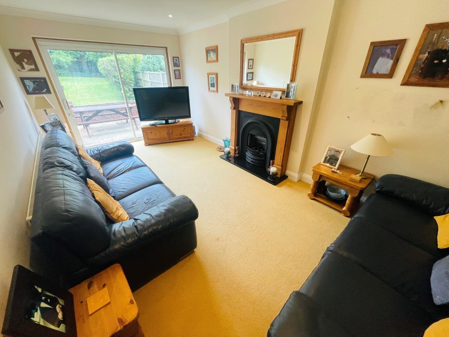 5 bed property in Tretawn Gardens, Mill Hill